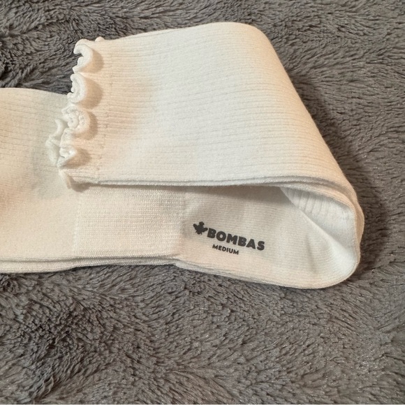 Bombas Women's Ruffle Rib Half Calf Socks NWOT Medium - Picture 2 of 2